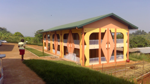 Nachhaltiger Verwaltungssitz - moderne Architektur mit traditionellen Elementen